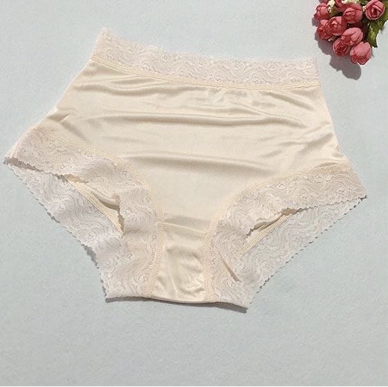 Top grade mulberry silk silk underwear for women lace wrap buttock seamless mulberry silk plus boxers breathable and comfortable