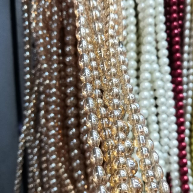 Wholesale of jewelry accessories including bead strings, glass beads, crepe beads and lacquered beads in stock Specification image