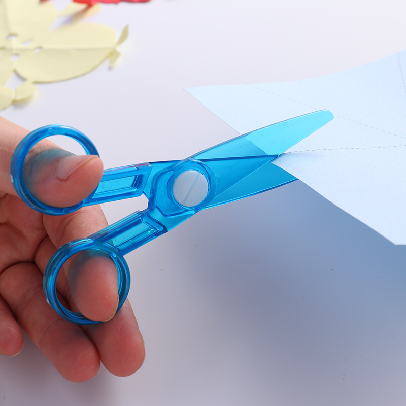 166 Children's round-head handmade paper-cutting scissors made of transparent and environmentally friendly plastic details Picture