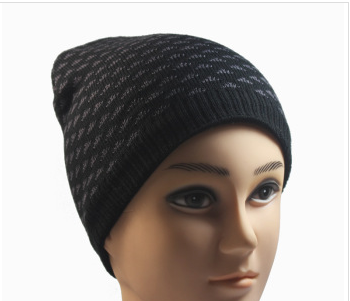 Sombrero de punto de invierno de los hombres versión coreana otoño invierno día gorro abrigo abrigo de los oídos al aire libre de la marea ciclismo gorro de manga Specification image