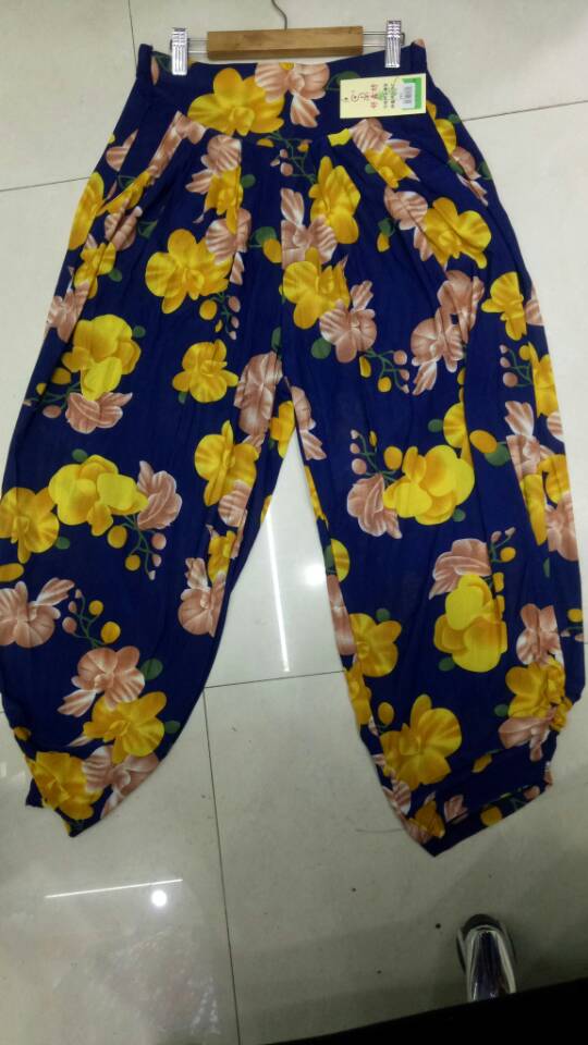 Wide-leg printed pants for middle-aged and elderly people details Picture