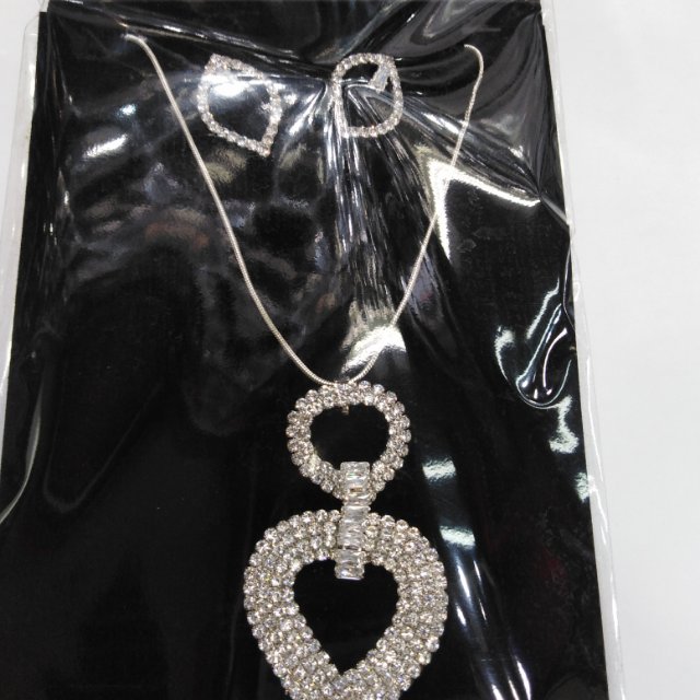 Claw chain, loop, ring, necklace, earrings, heart-shaped necklace details Picture