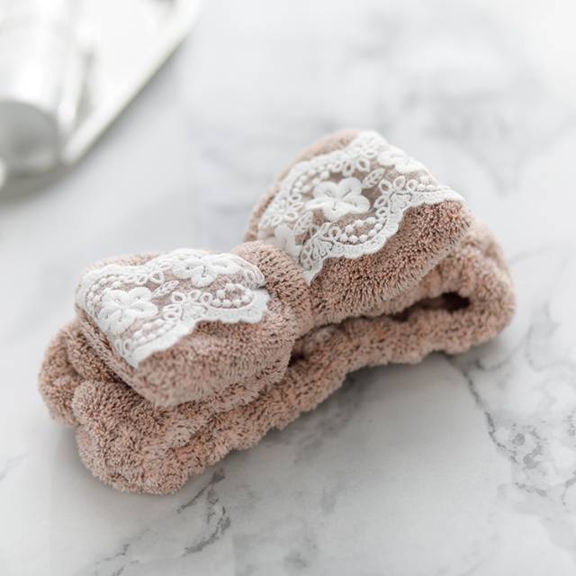 A best-selling hair band for girls, a simple hair band and a cartoon headband