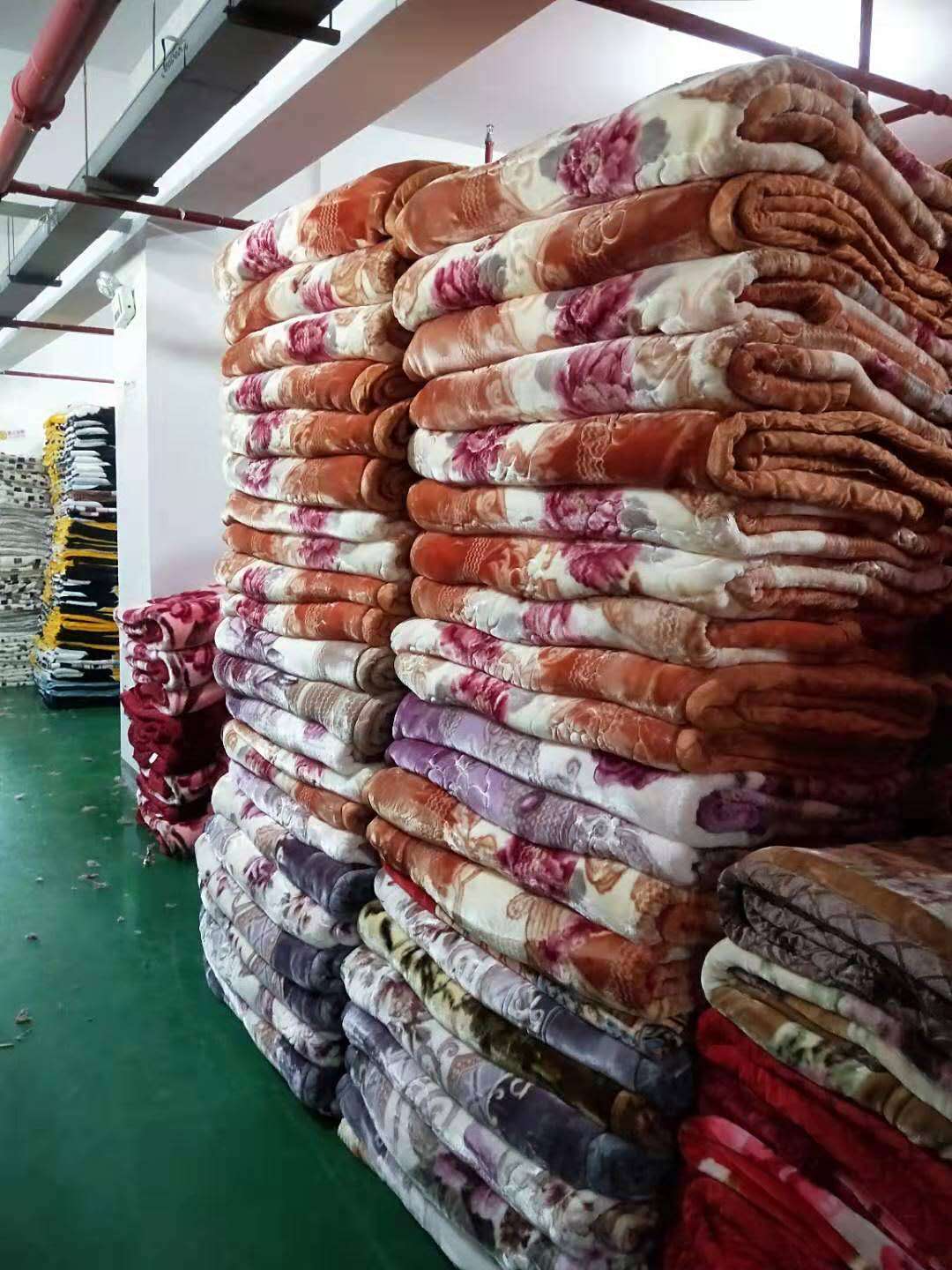 2020新款厂家直销批发精品珊瑚绒毯交织纹毛毯详情图2
