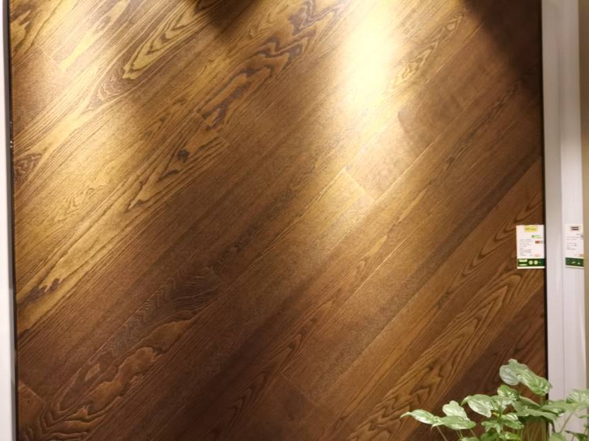 Three-layer solid wood flooring made of Es102 ash wood alone