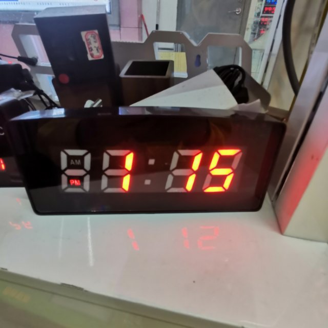 电子小闹钟学生用静音卧室闹铃可充电床头多功能智能夜光时钟