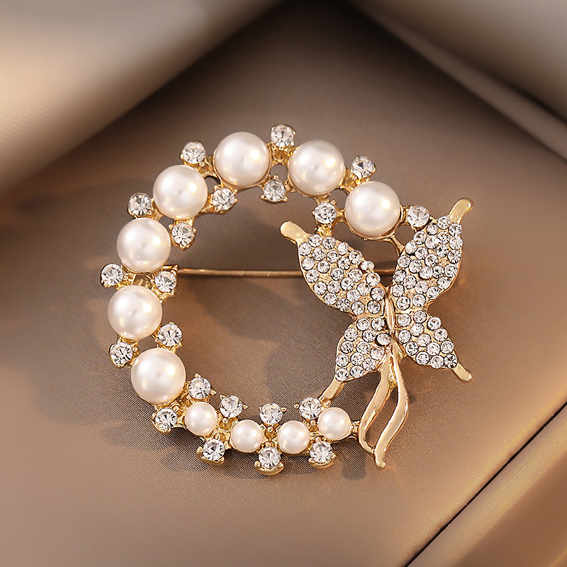 South Korea Dongdaemun diamond pearl butterfly brooch literary style temperament net red fashion corsage fixed clothing pin full figure