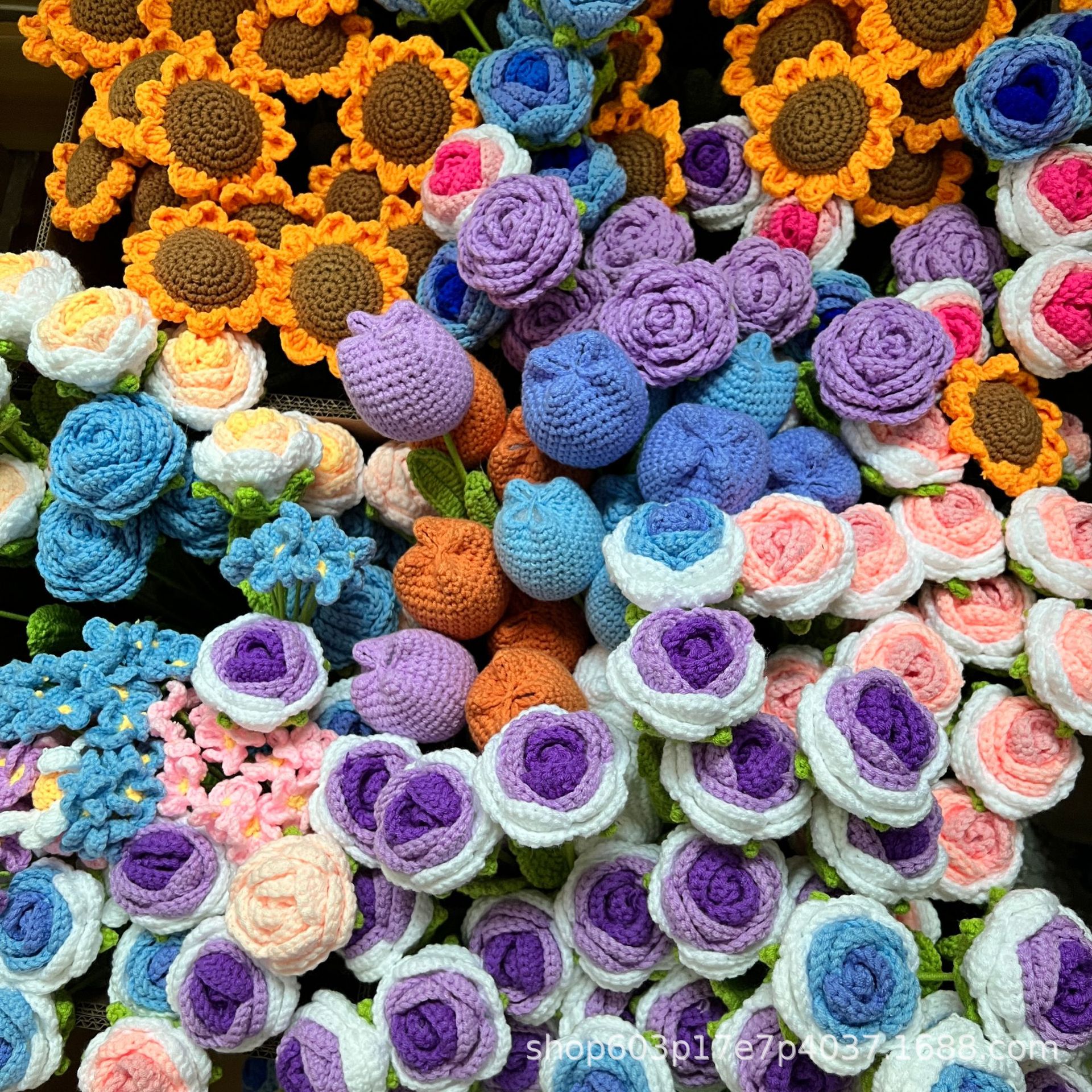 Hand-woven knitted wool flower simulation immortal flower Children's day gift ground stall needle and thread crocheted flower product wholesale full figure