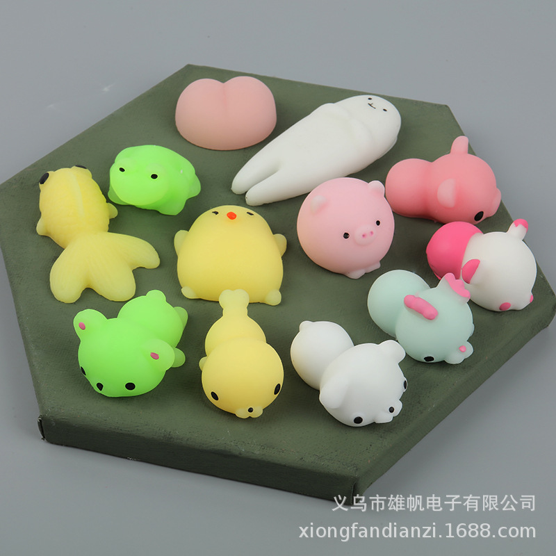 Animal gnocchi knead music Japan and South Korea novelty creative student small gift decompression seal doll vent toy 161 Application Scenario