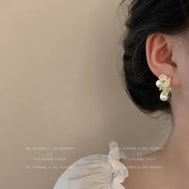 东菊森系小清新花朵水滴珍珠耳钉女法式小众设计气质耳环春季新款