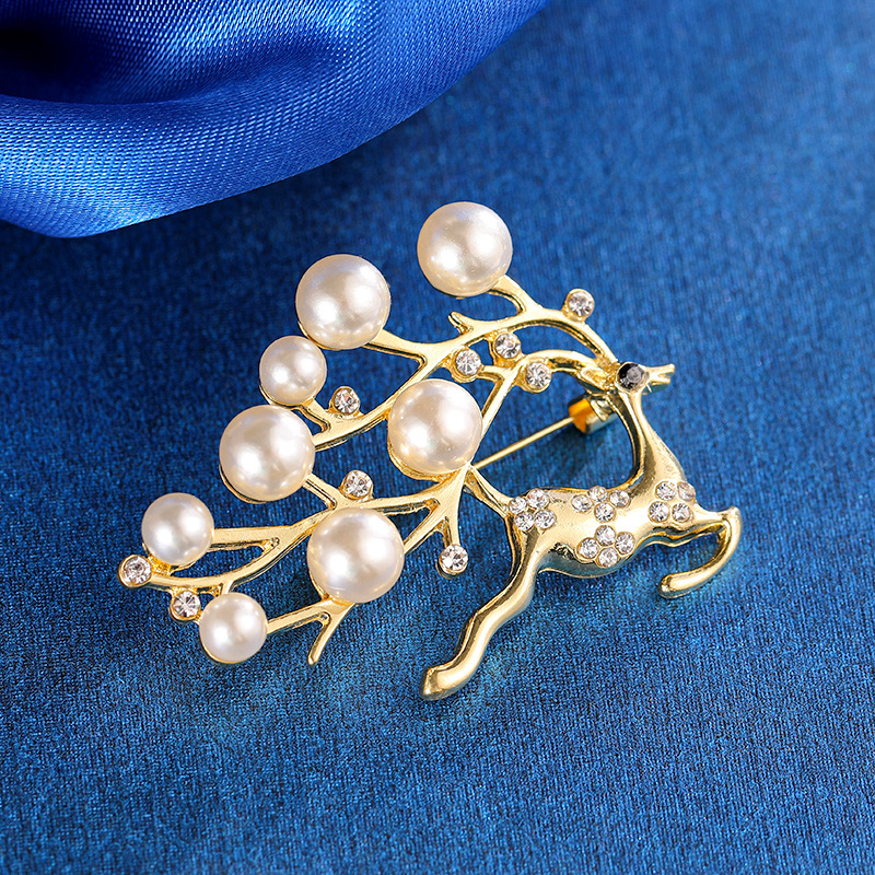 Clothing high-grade pearl brooch suit fashion dress women's corsage rhinestone personality silk scarf buckle butterfly pin wholesale Specification drawing