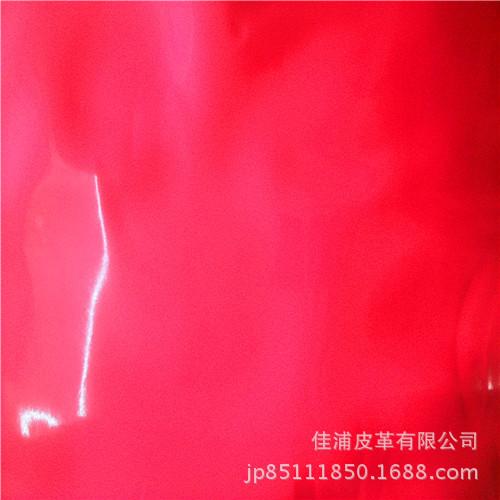 ويُعرض على أساس تفضيلي عدسات غير مقطعة من جلود PVC ذات الترددات العالية لاستخدامها في الوصفات، دفاتر، ألبومات الصور وما إلى ذلك Specification image