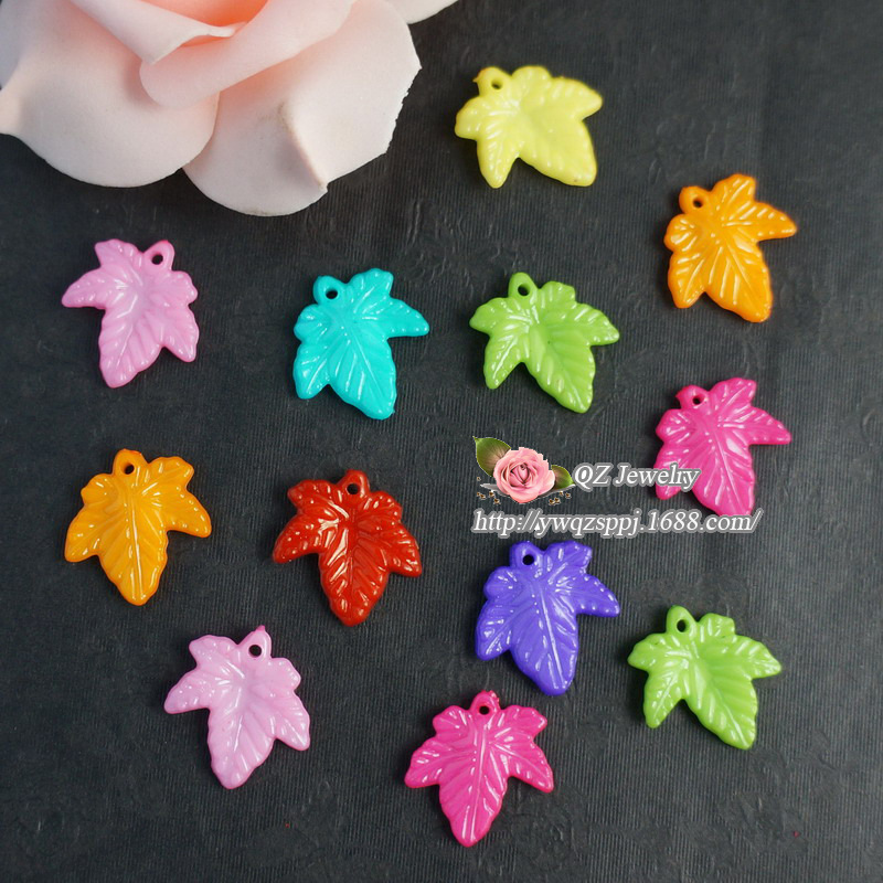 DIY children's jewelry accessories: acrylic leaves, hanging holes, simulated plastic leaves, small maple leaves