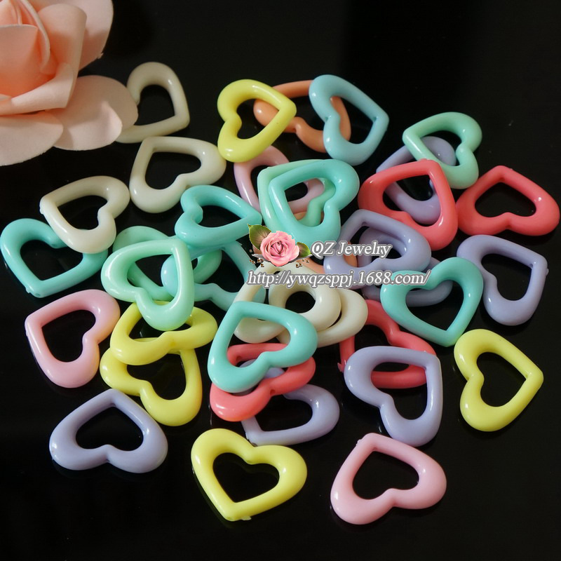 DIY children's educational accessories, heart-shaped hand-woven materials, acrylic heart-shaped pendants, necklaces and accessories Specification image
