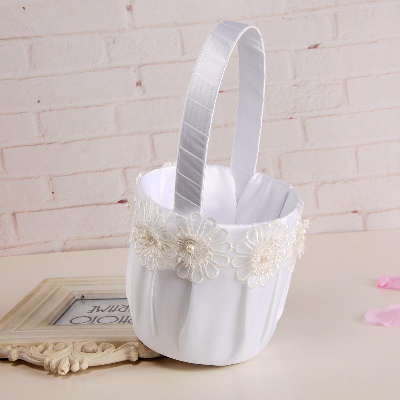 European and American Western-style wedding supplies, bride's lace flower basket, wedding bridesmaid's hand-carried basket, flower boy's flower scattering basket, wedding candy basket undefined