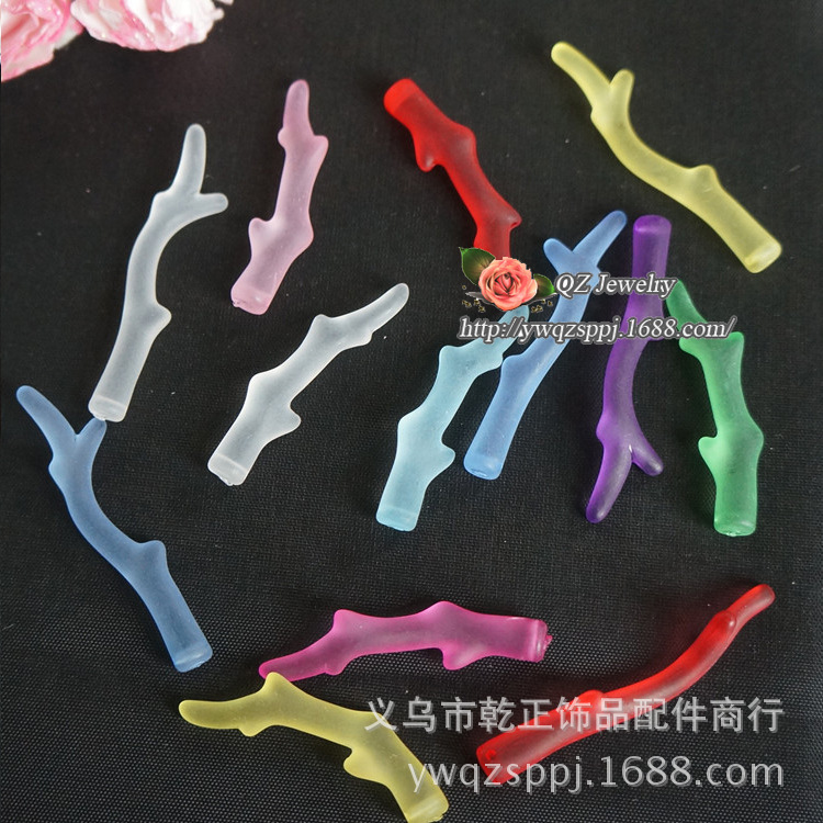 Factory direct sales of frosted hanging hole leaf beads DIY accessory materials, colorful branch dragon horn shaped loose beads 35mm