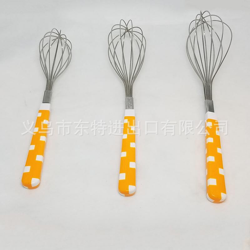 Factory direct sales of stainless steel dual-color spot egg beater, household baking supplies, manual plastic-handled egg beater Specification image