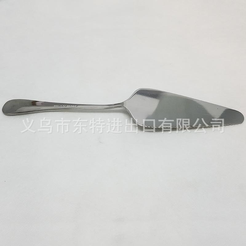 不锈钢蛋糕铲披萨芝士刀带齿三角刮刀烘培工具煎饼铲白底实物图