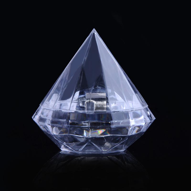 Wedding products, food-grade wedding supplies, creative crystal diamond-shaped candy boxes, various-sized transparent plastic wedding candy boxes undefined