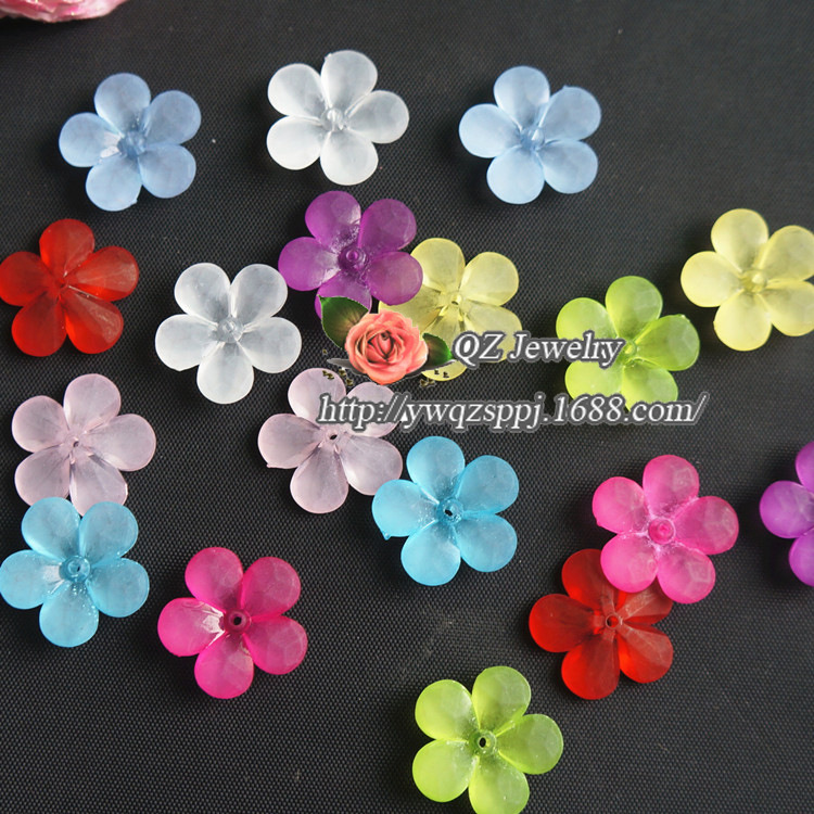 Ancient-style palace flower bridal hair accessories, hairpins, DIY accessories, acrylic frosted flower jelly, white plum blossom beads Application Scenario