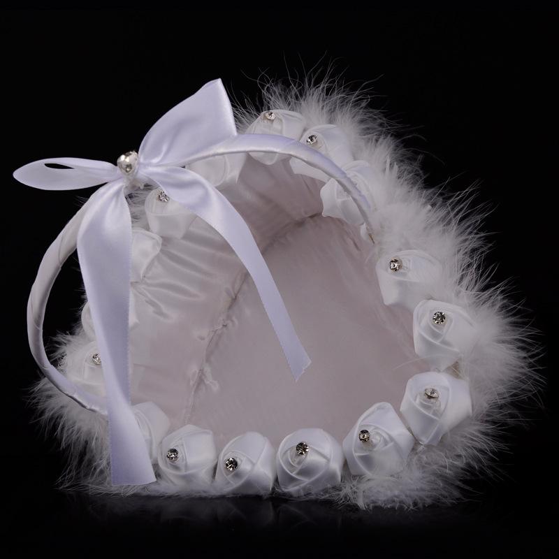 Wholesale of Western-style wedding supplies, creative flower bud heart-shaped flower baskets, ostrich fur flower boys scattering flowers, flower baskets and hand-held baskets undefined