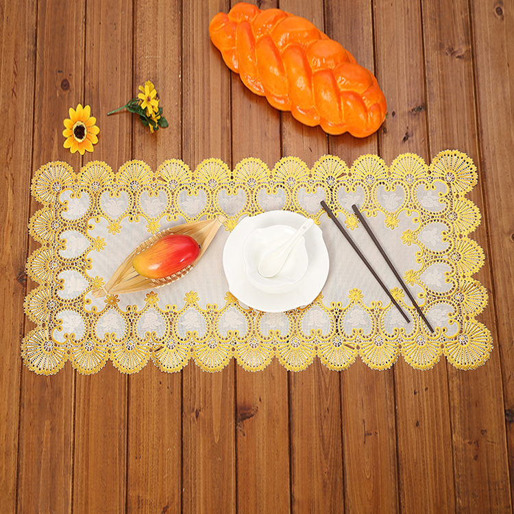 Creative 40*84CM rectangular western table mat, gold-plated, waterproof and non-slip table mat, European PVC heat insulation tea table mat full figure