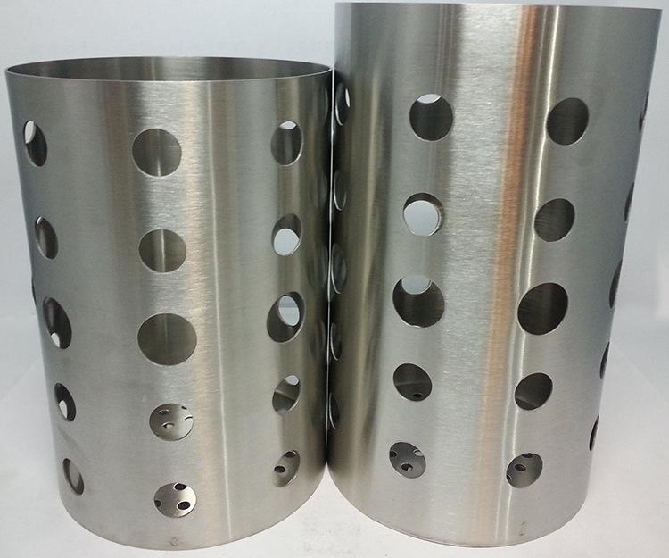 Factory direct sales of stainless steel surface brushed chopstick buckets, fast food restaurant chopstick cages, household round perforated chopstick buckets Specification image