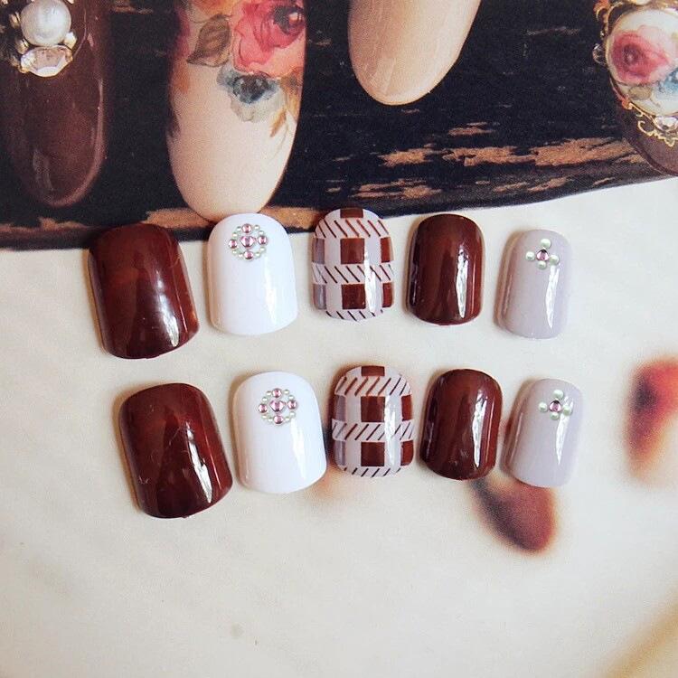 Nail diamond stickers, nail stickers, nail stickers, self-adhesive diy12 styles in stock wholesale, fashionable patterned coats for export Specification image