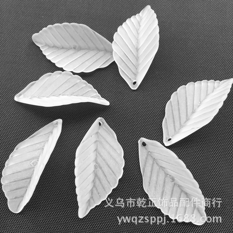35mm frosted simulated acrylic plastic patterned leaf DIY ancient-style handcrafted hair accessory earrings material Application Scenario