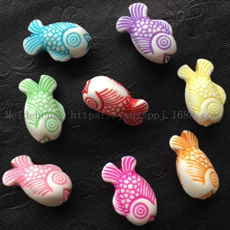 Yiwu Meideheng handmade beaded accessories and ornaments materials: colorful washed beads, flowers, heart-shaped fish, candy beads undefined