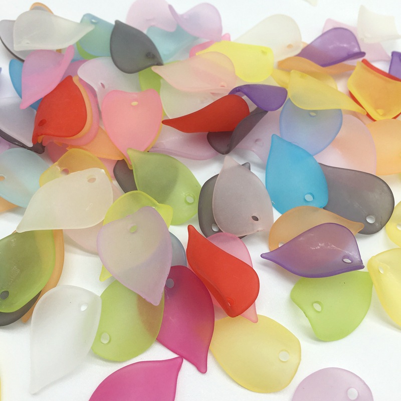 Handmade hair accessory material: acrylic matte flower petal hairpin headwear accessory, ancient-style walking bun headwear accessory Application Scenario