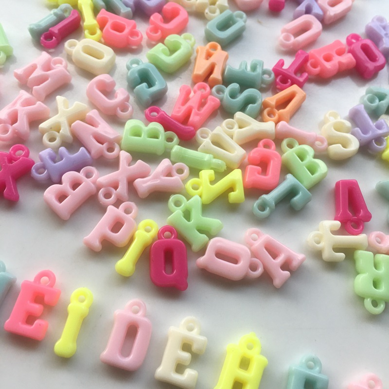 Plastic acrylic spring color hanging hole 26 English letter beads children's jewelry accessories clothing accessories