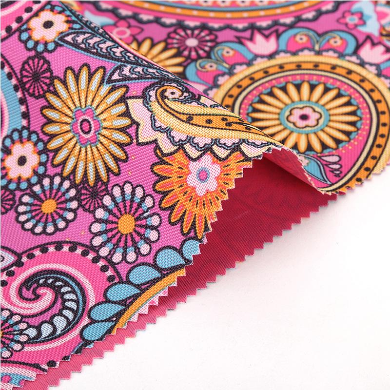 厂家直销300D加密印花PVC牛津布面料批发 箱包窗帘涤纶牛津布面料白底实物图