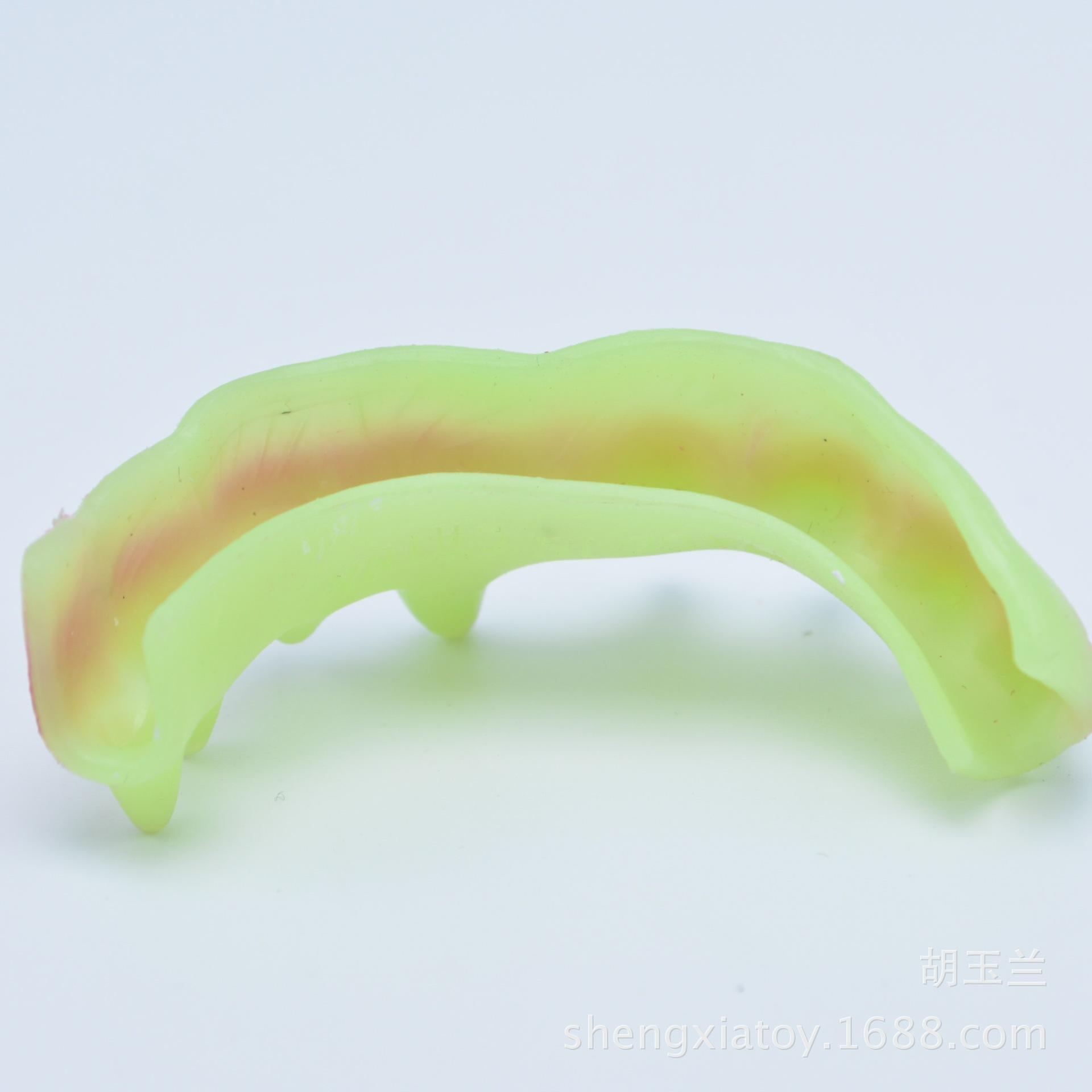 Cross-border best-selling Halloween costume props: Double-layer zombie luminous dentures, prank vampire dentures, and braces by Sheng Yi Item Picture