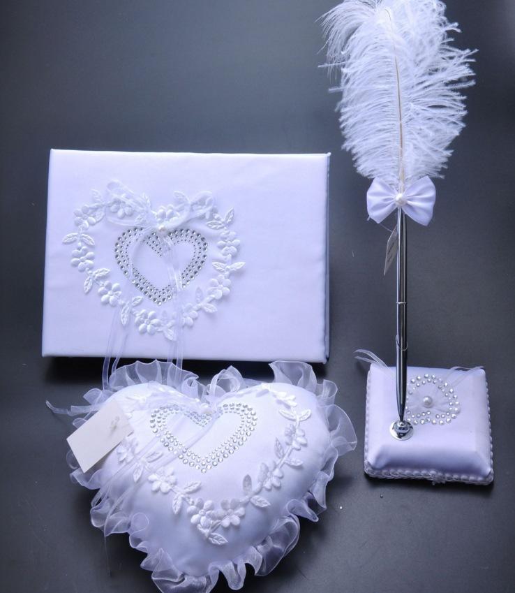 Wedding product manufacturer directly supplies Western-style wedding supplies set, wedding three-piece set, ring pillow, feather sign-in pen, sign-in book wholesale undefined