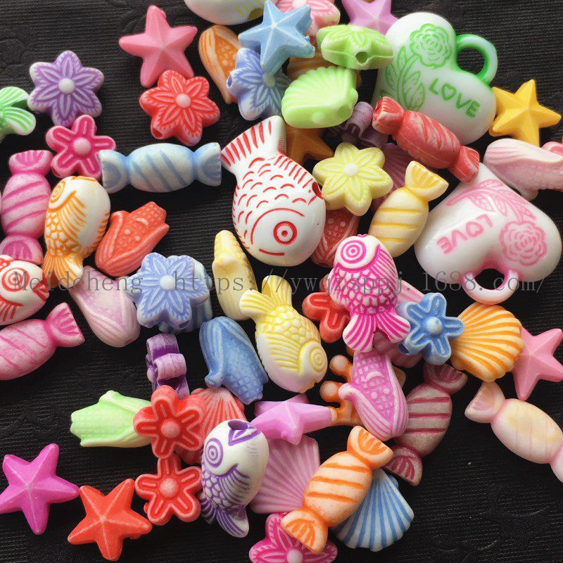 Yiwu Meideheng handmade beaded accessories and ornaments materials: colorful washed beads, flowers, heart-shaped fish, candy beads details Picture
