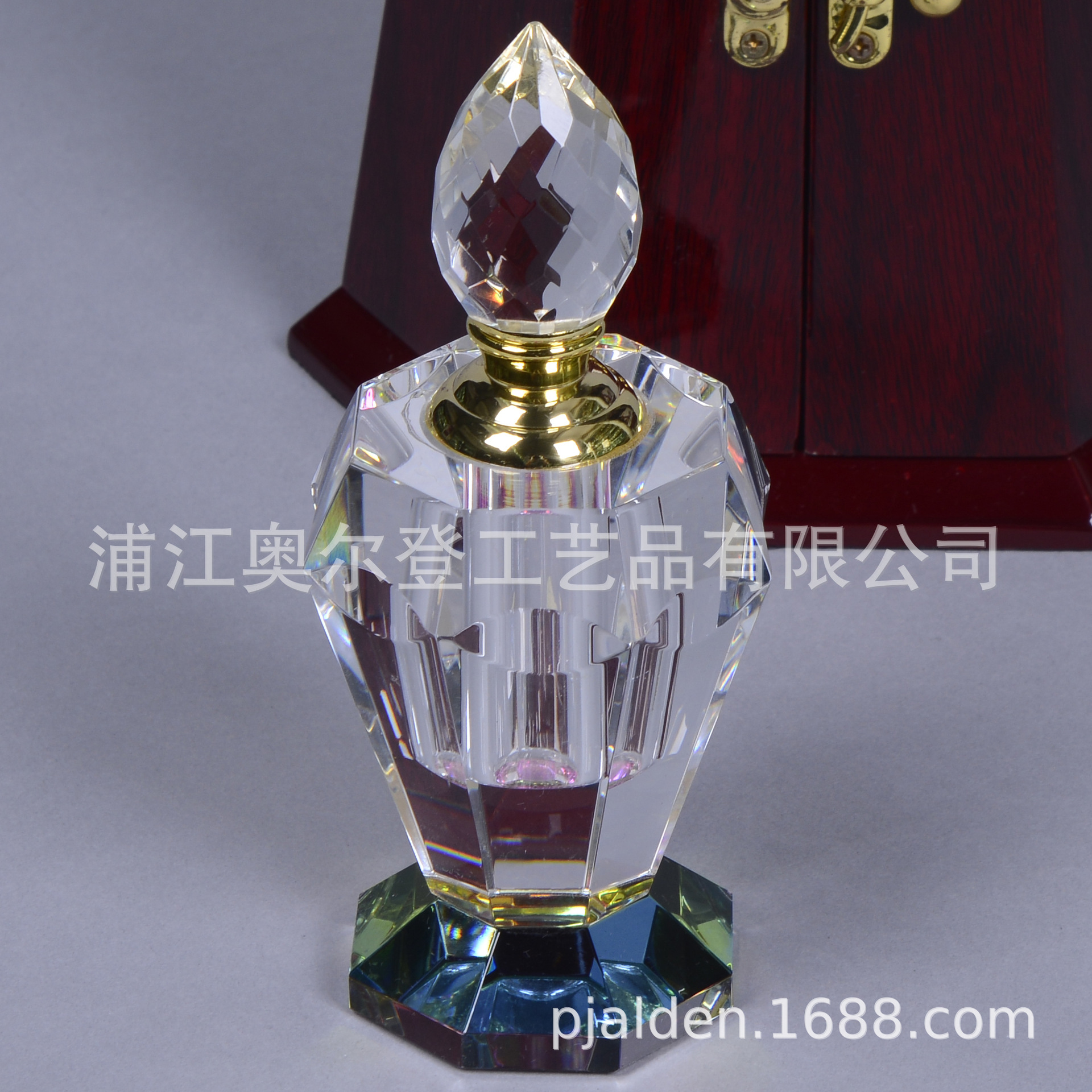 Export double-door wooden gift box, hexagonal packaging, high-end Middle Eastern essential oil bottle wooden box, crystal perfume gift set Application Scenario