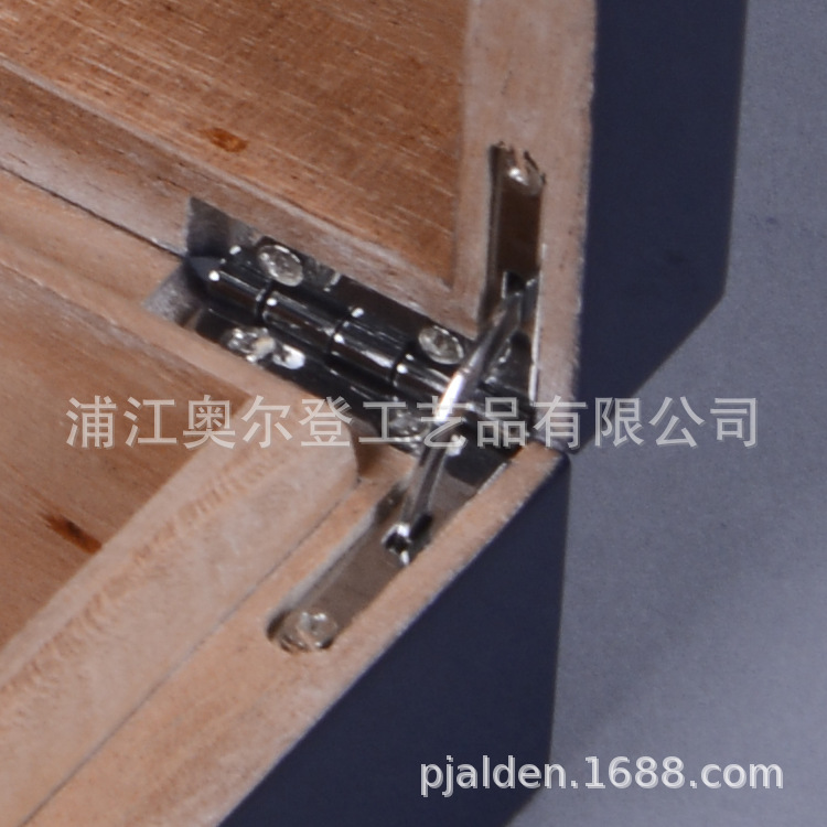 Direct sales from the original manufacturer, customizing cigar boxes, hygrometers, wooden portable packaging boxes, printed flip covers, and custom accessories Application Scenario