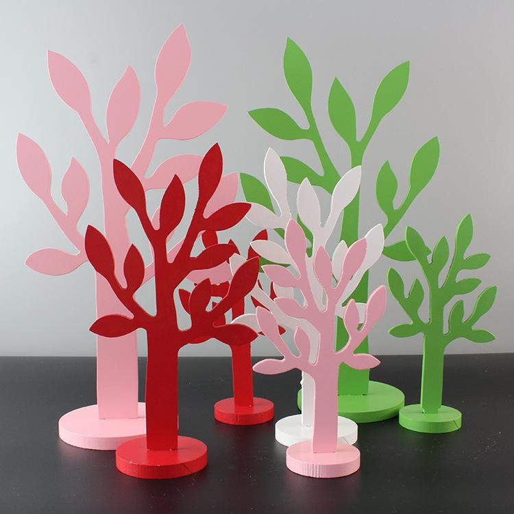 Manufacturers of shiver sound with the same type of Instagram red shooting props window decoration ornaments three small trees jewelry rack
