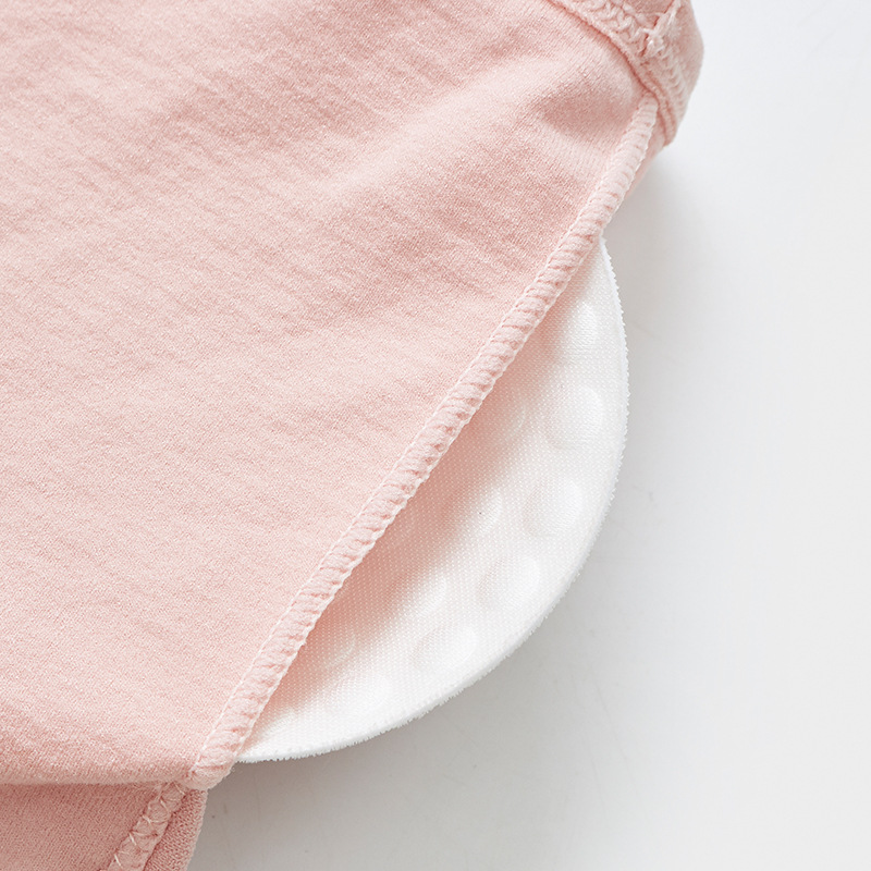 New sexy one-line ribbed bra with anti-glare thin shoulder straps, seamless strapless beauty backstrap and chest cushion underwear for teenage girls Application Scenario