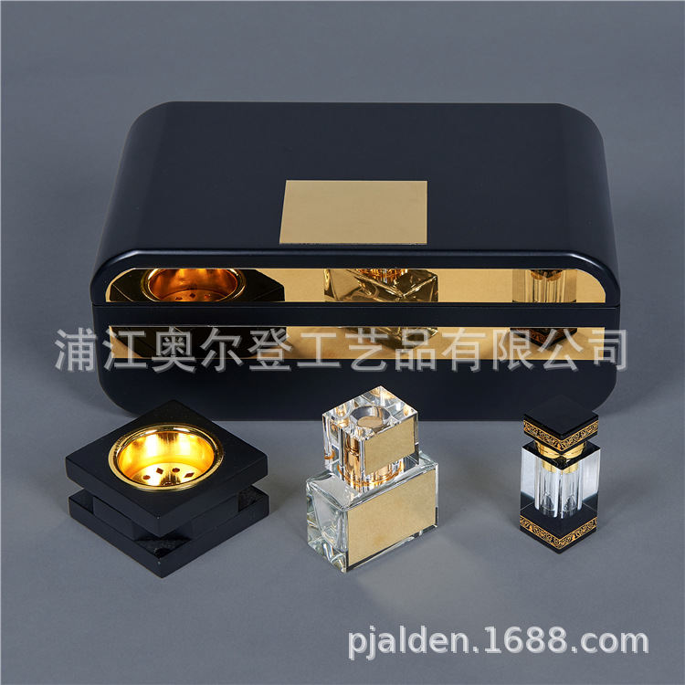 High-end wooden box custom packaging box, golden copper sheet baked varnish gift box, arc-edge arc-shaped handicraft wooden box Specification image