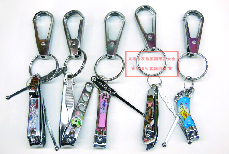 Large nail clippers, keychains and ear spoons - a super value 3-piece set at 2 yuan. Hot sale at the store. Direct wholesale from the manufacturer Item Picture