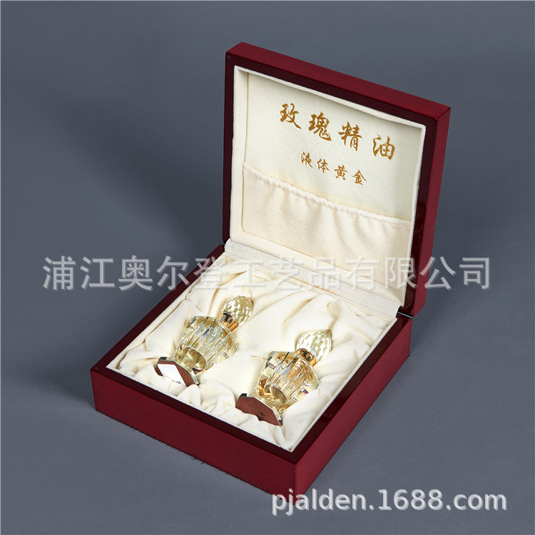 Factory direct sales of high-end square flip-top crystal perfume bottle, wooden box set, perfume essential oil gift, wooden packaging