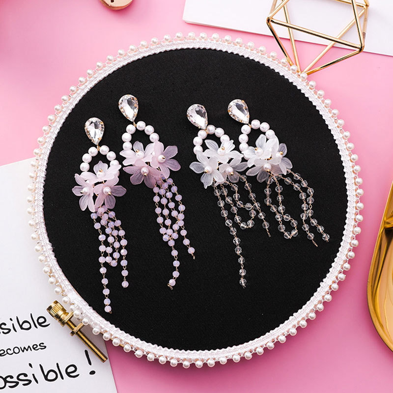 Factory direct sales of 22mm mid-hole five-petal flower Korean-style bride headwear flower acrylic scattered beads ancient-style hairpin accessories Application Scenario