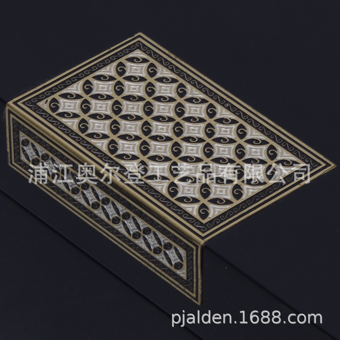 Customized jewelry packaging boxes, gift boxes wholesale, rectangular wooden box packaging, custom-made wooden gift boxes Application Scenario