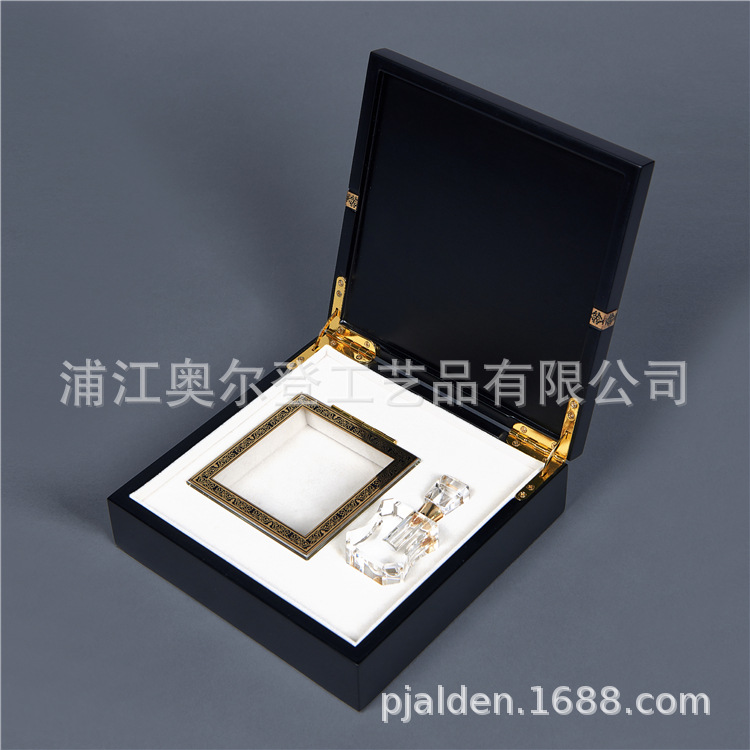 Glass lid essential oil wooden box, bird's nest packaging box, square piano lacquer density board packaging wooden box, custom-made
