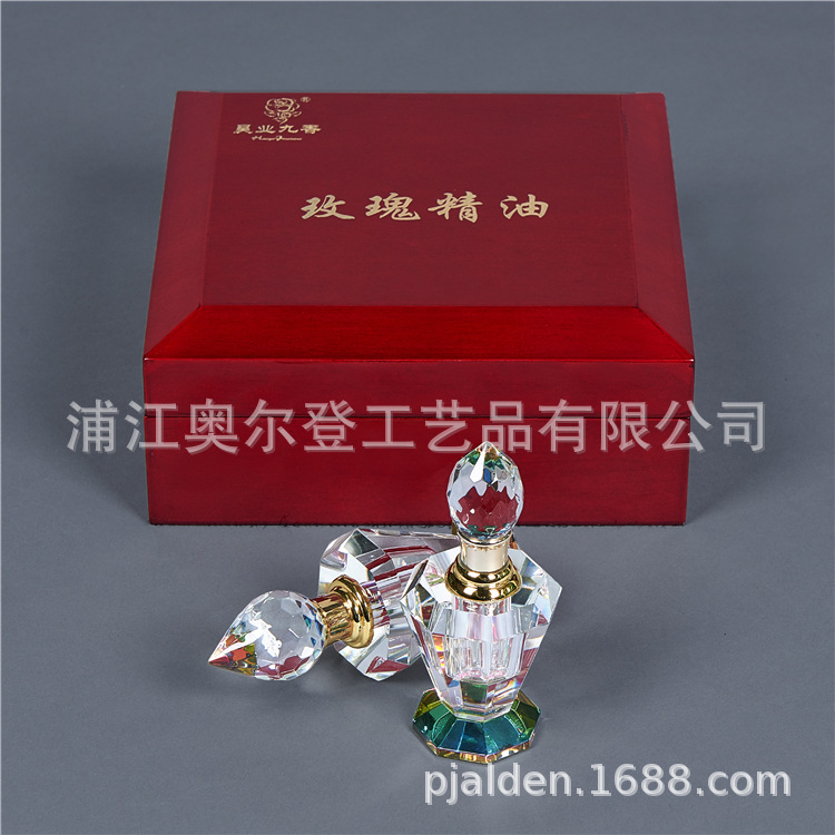Factory direct sales of high-end square flip-top crystal perfume bottle, wooden box set, perfume essential oil gift, wooden packaging Specification image