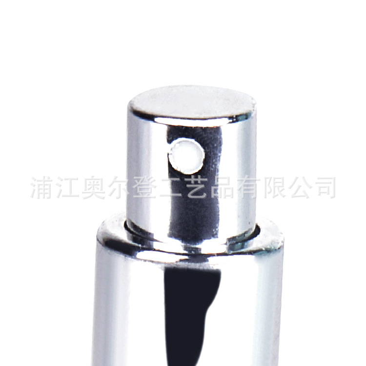 Customized Q-style perfume bottle, Middle East Muslim crystal export essential oil bottle, 10ml spray nozzle cap clip Application Scenario