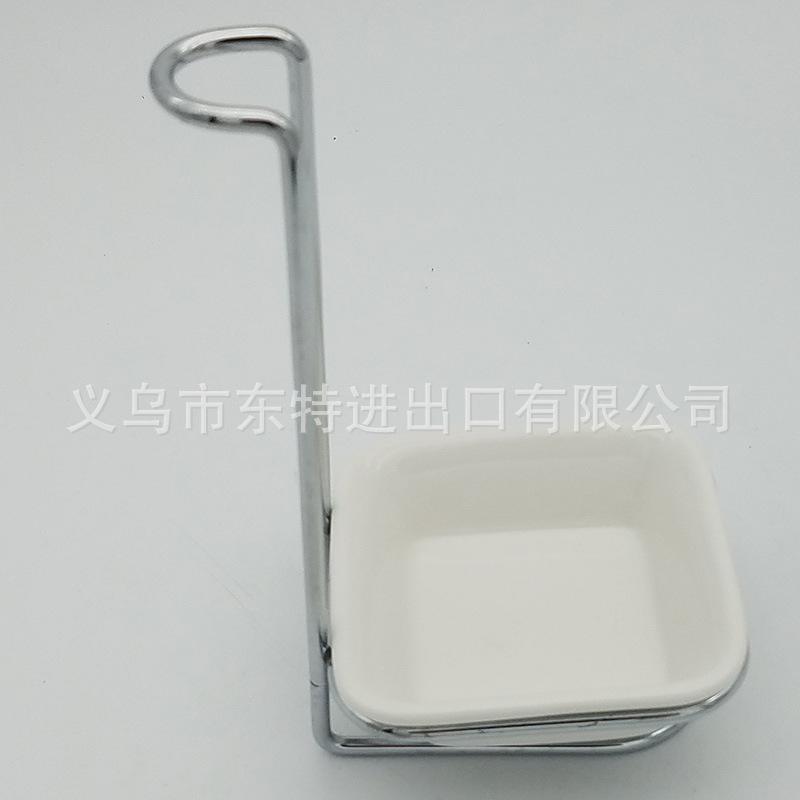 Factory direct sales of iron wire soup spoon racks, ceramic bowls, hot pot spoon racks, household soup spoon racks, facing away from ceramic spoon racks Application Scenario