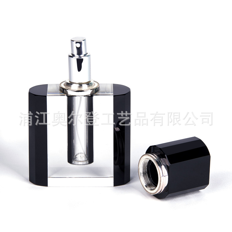 Customized Q-style perfume bottle, Middle East Muslim crystal export essential oil bottle, 10ml spray nozzle cap clip Item Picture